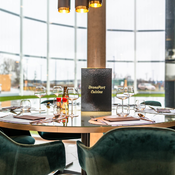 droneport cuisine tafel arrangement ride & fly Vesparoute
